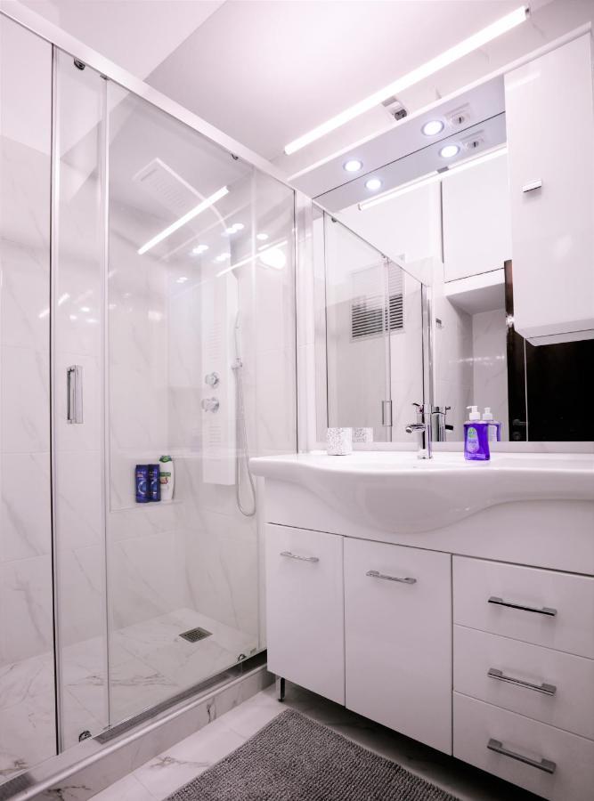 Modern 2 Bedroom Next To Metro - Marousi Apartament