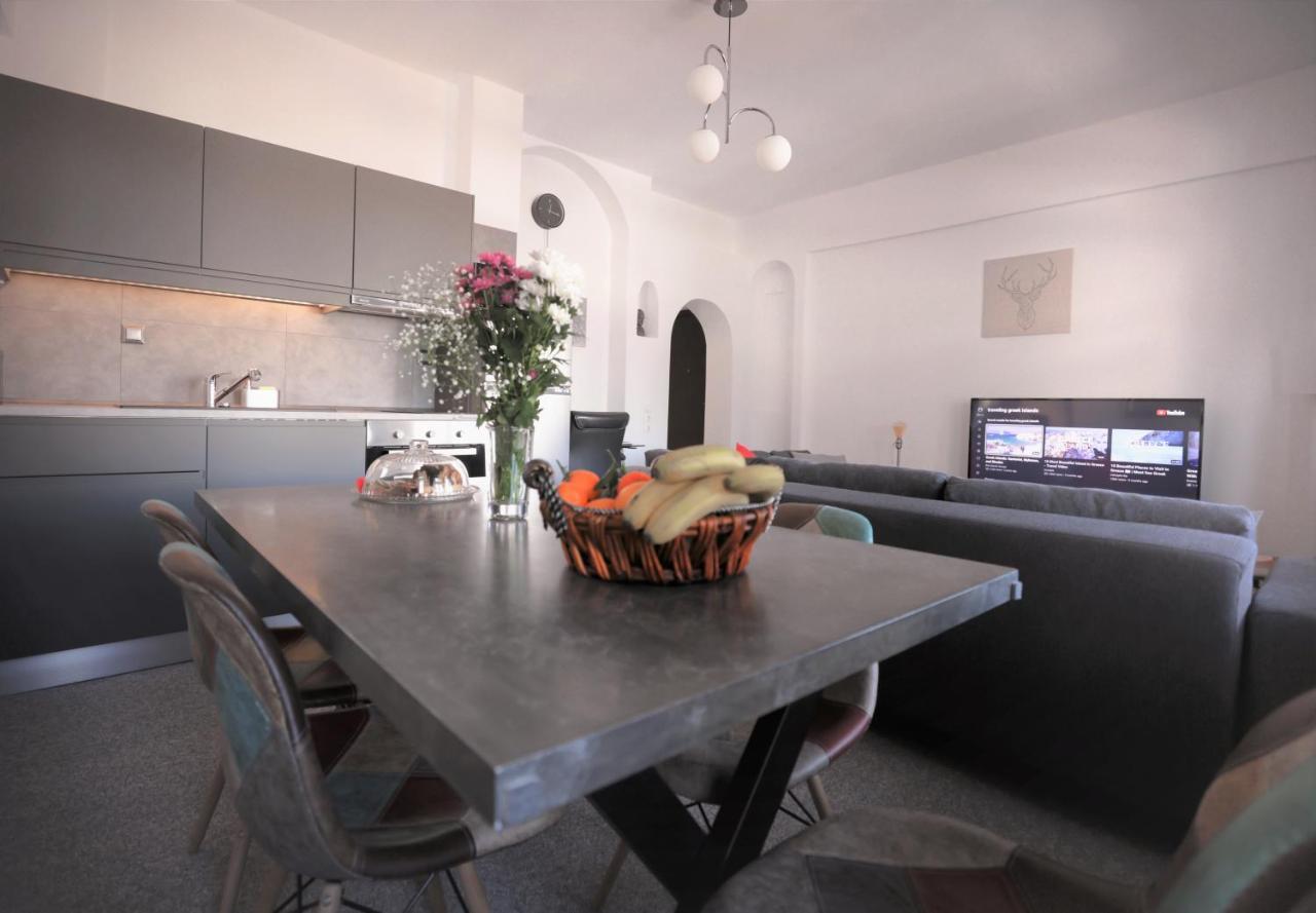 Modern 2 Bedroom Next To Metro - Marousi *