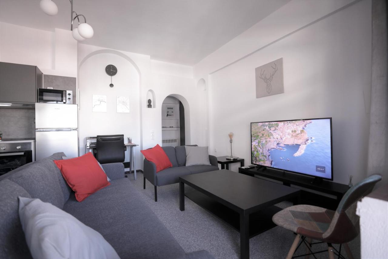 Modern 2 Bedroom Next To Metro - Marousi Ateny